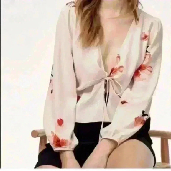 NWOT ARITZIA  WILFRED TIA FLORAL FRONT TIE BLOUSE XXS - Picture 2 of 7